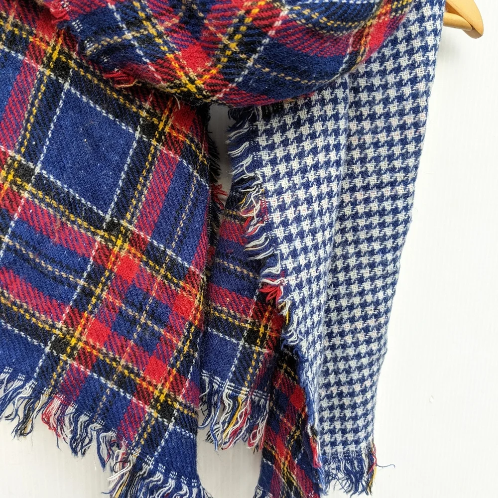 Women's reversible tartan plaid and houndstooth plaid fringe blanket scarf